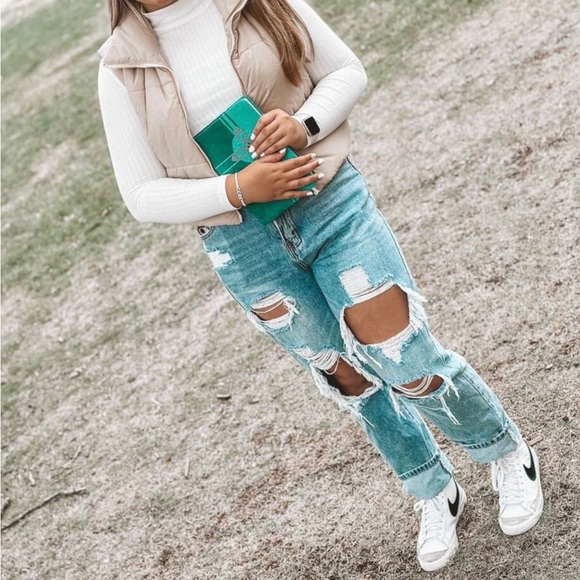 Cropped Beige Puffer Vest Zip Up - Picture 9 of 14